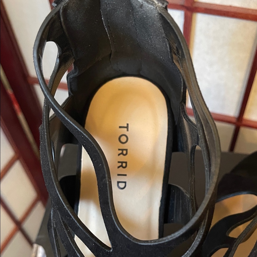 Torrid Elegant Black Cutout 4.5 Inch Platform Heels! New|Size 9